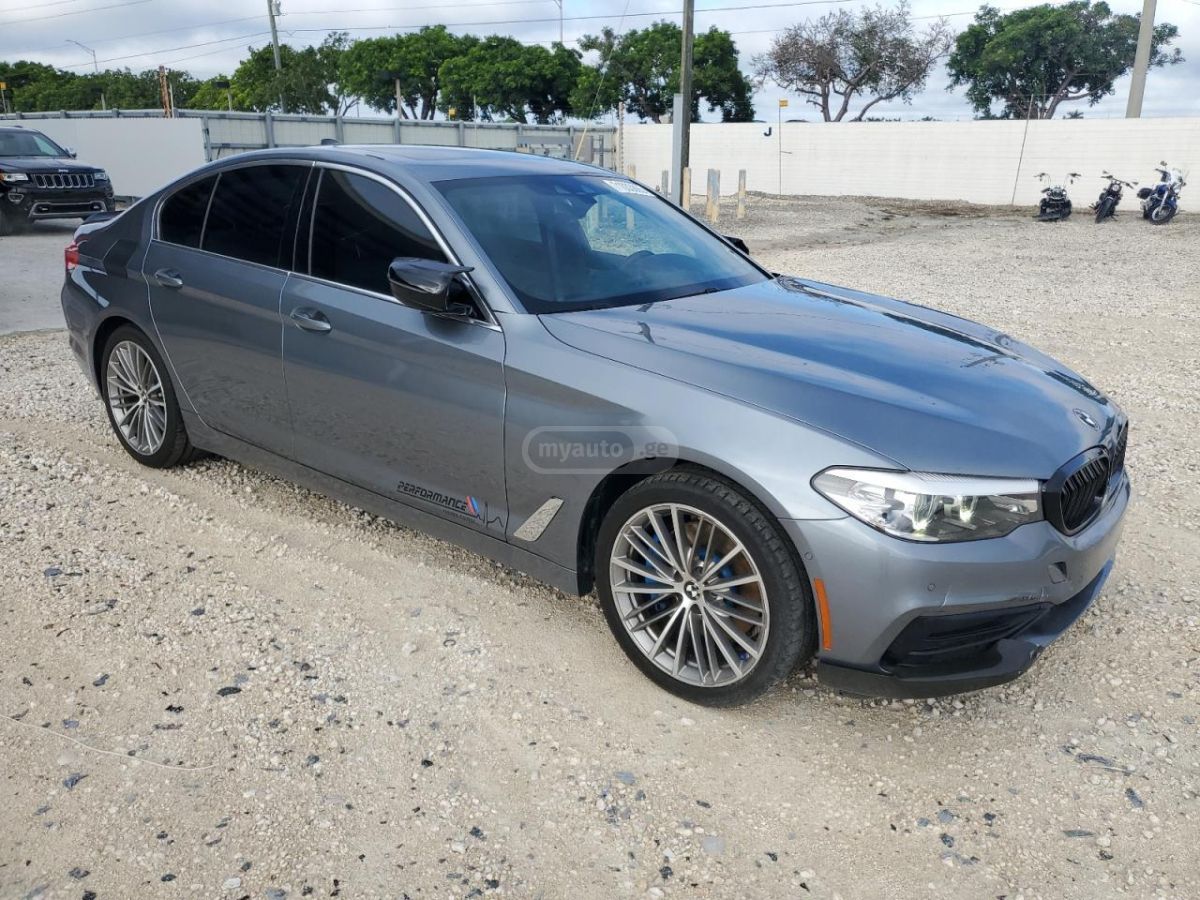 BMW 530 2018 — photo 2