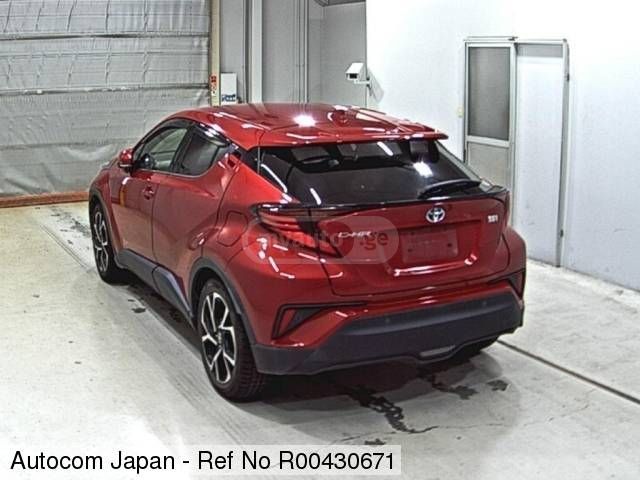 Toyota C-HR 2020 — photo 2