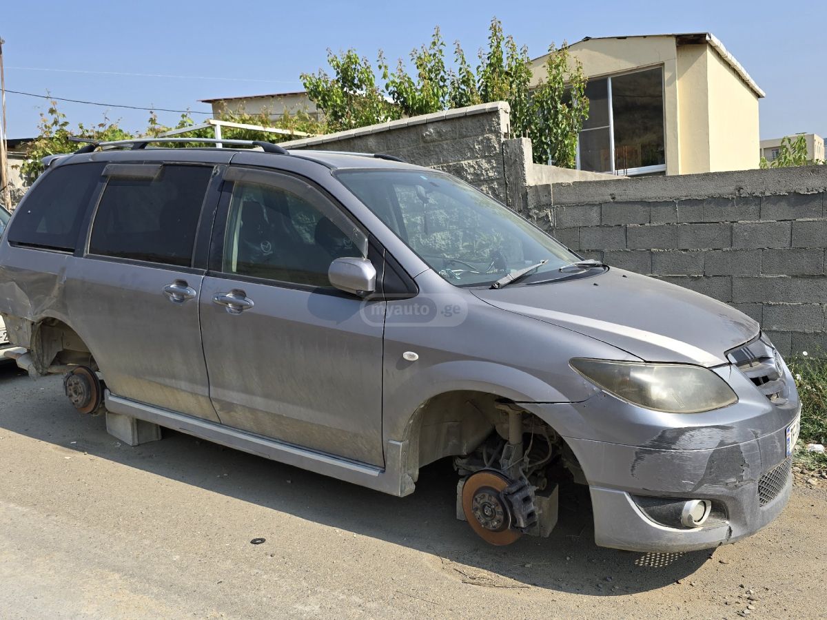 Mazda MPV 2004 — photo 2