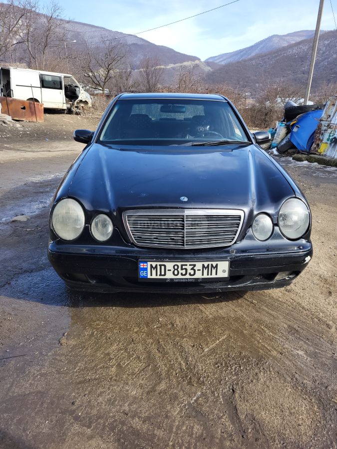 Mercedes-Benz E 220