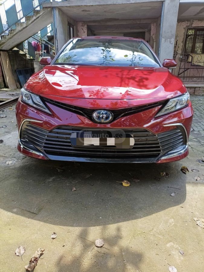 Toyota Camry 2020 — photo 2