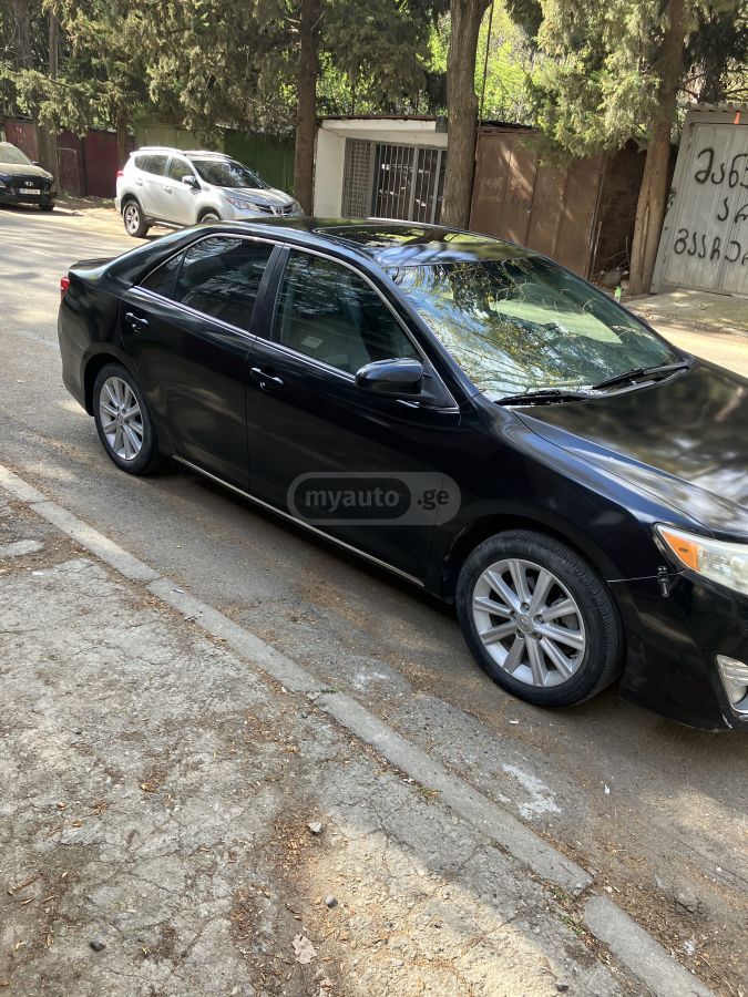 Toyota Camry 2013 — photo 2