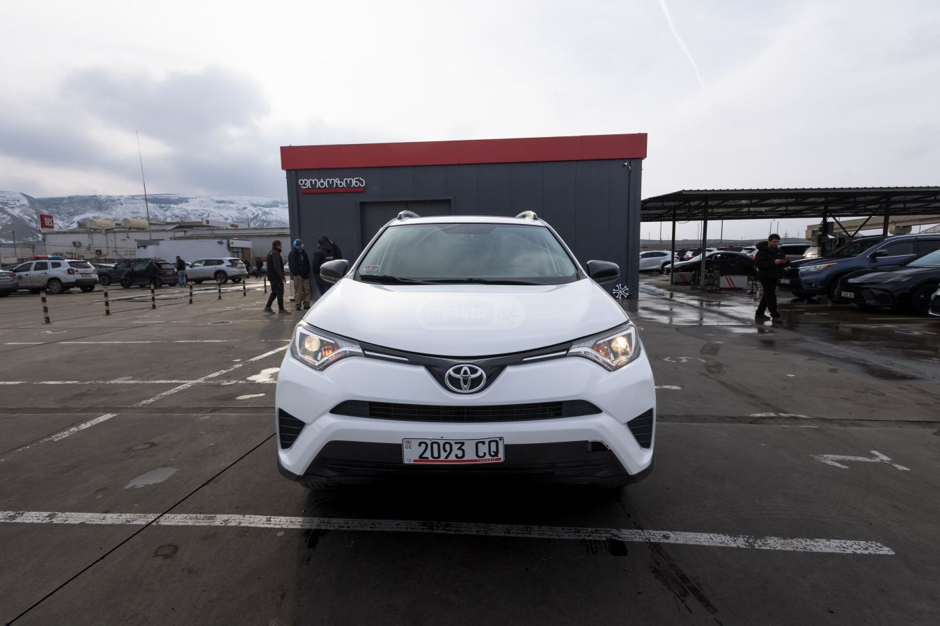 Toyota RAV4 2016 — photo 2