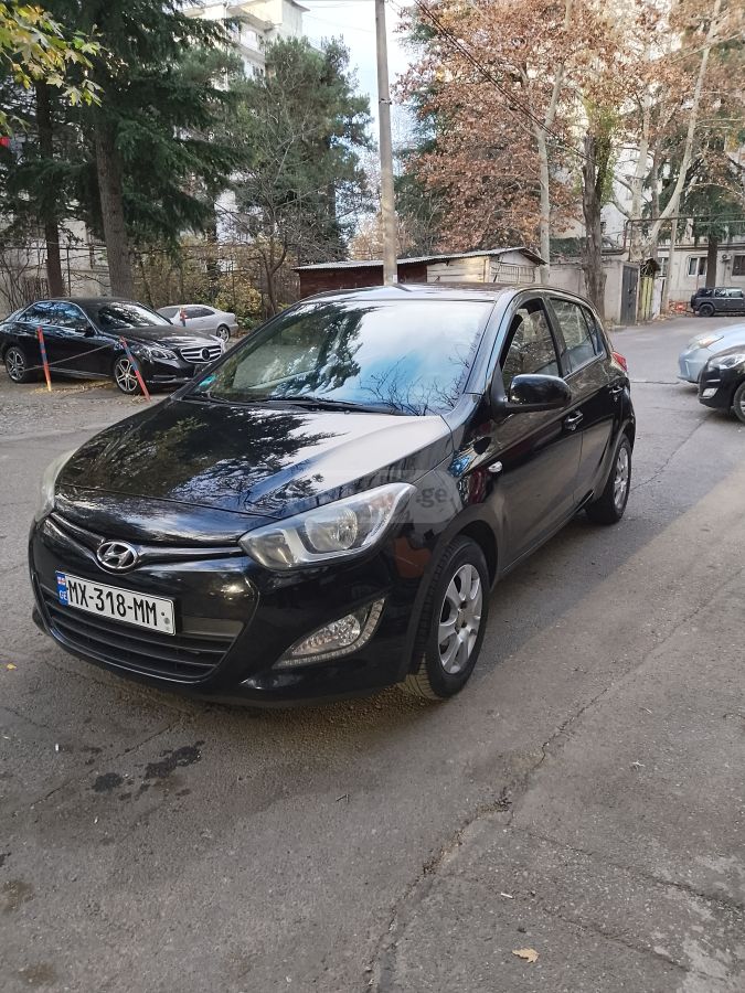 Hyundai i20 2013 — photo 2
