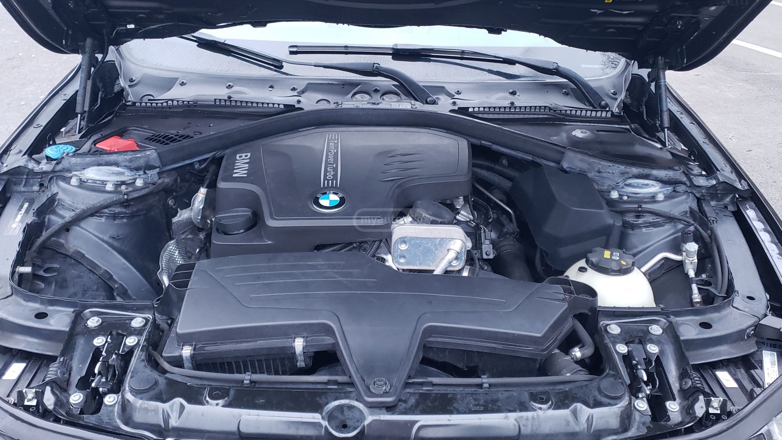 BMW 320 2017 — photo 2