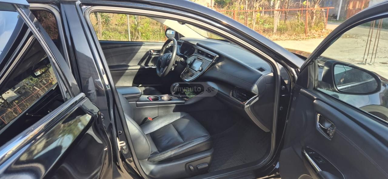 Toyota Avalon 2017 — photo 2
