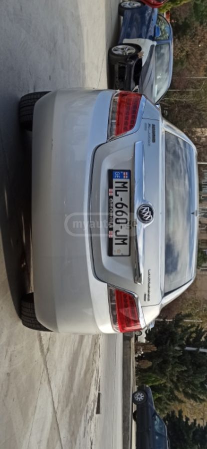 Buick Lacrose 2010 — photo 2