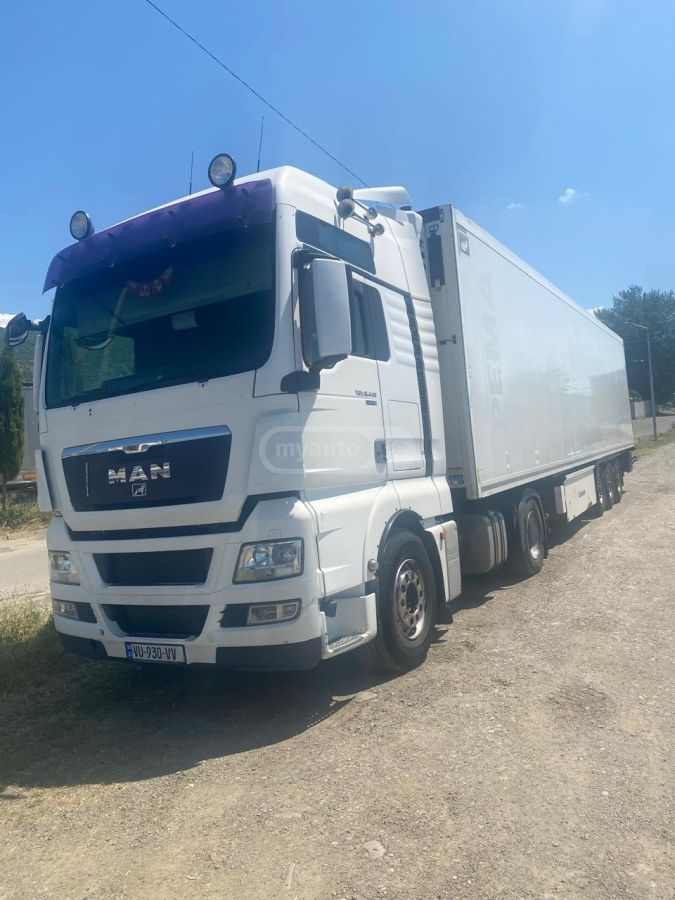 Isuzu TGX
