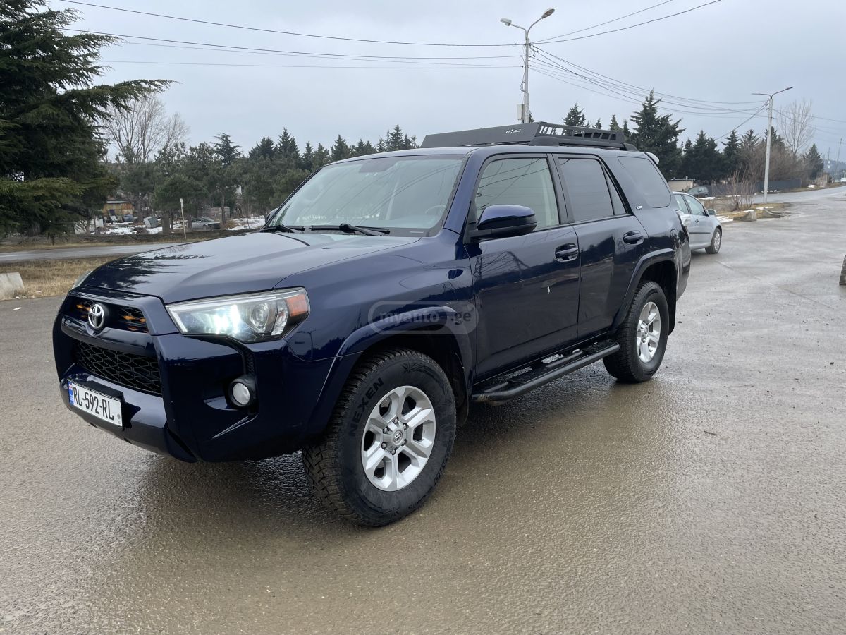 Toyota 4Runner 2017 — photo 2