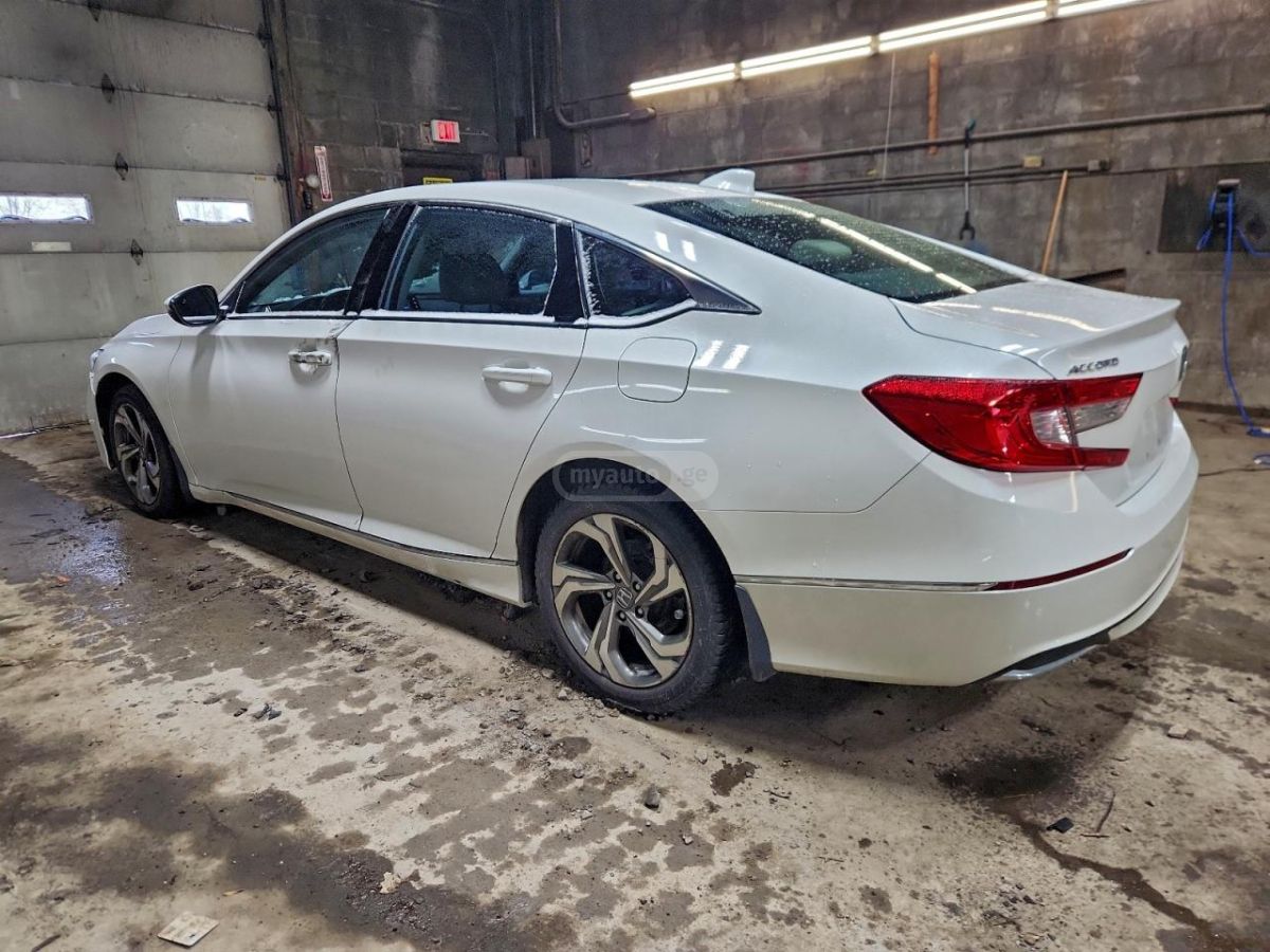 Honda Accord 2018 — photo 2