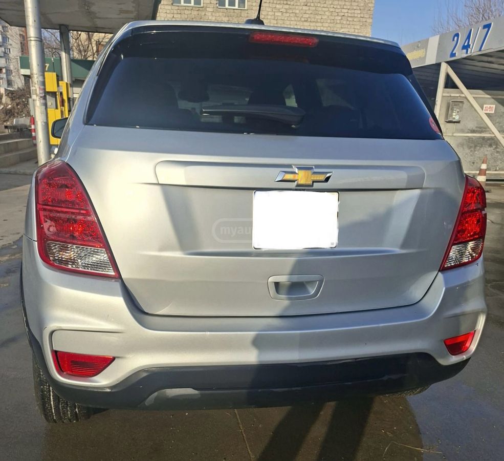 Chevrolet Trax 2022 — photo 2