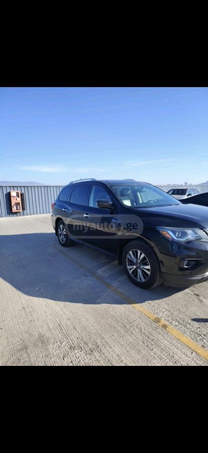 Nissan Pathfinder 2017 — photo 2