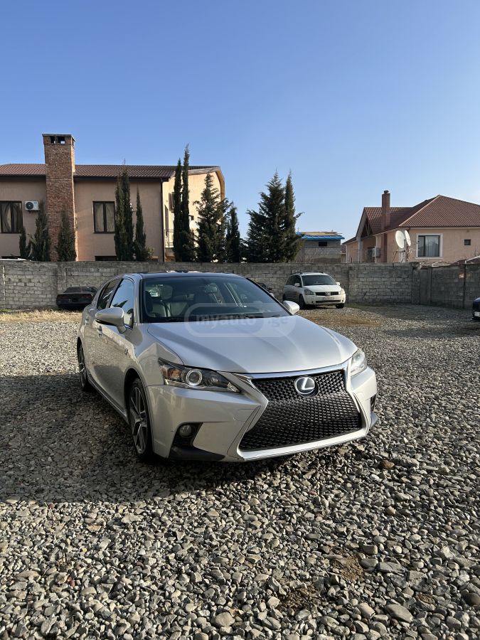 Lexus CT 200 h