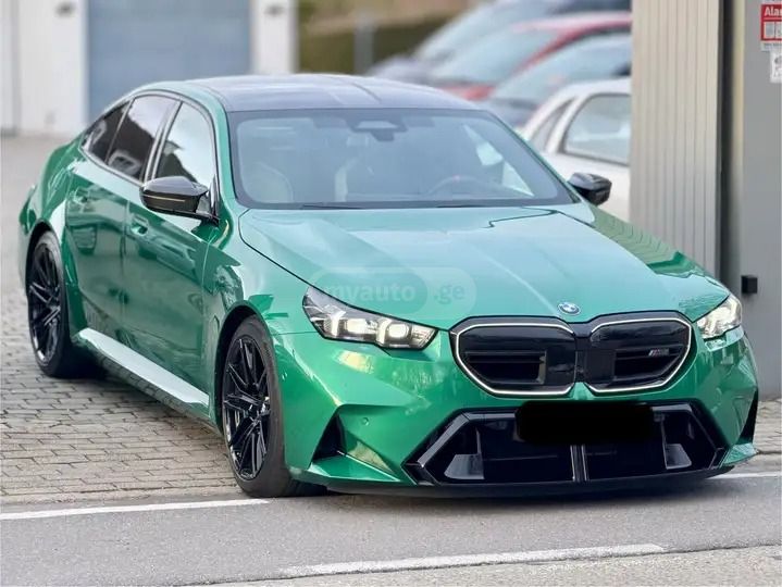 BMW M5 2025 — photo 2
