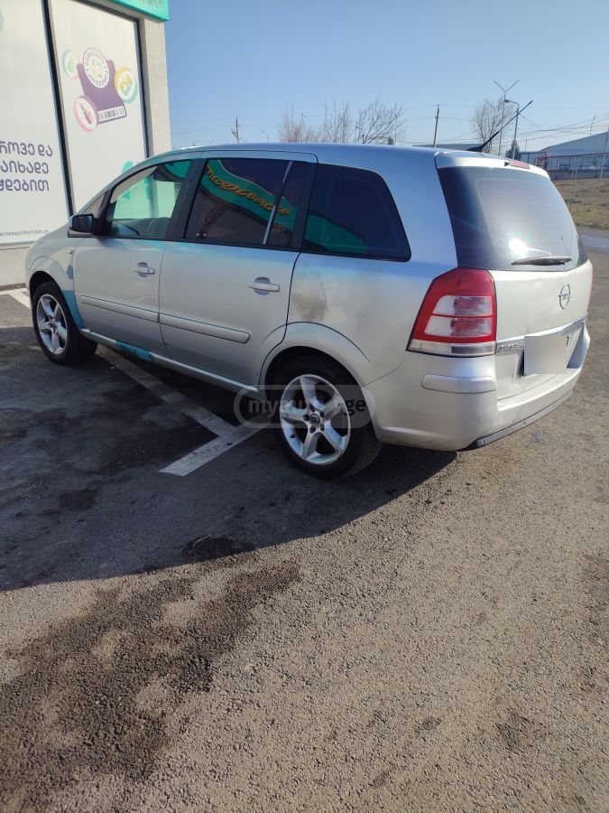Opel Zafira 2008 — photo 2