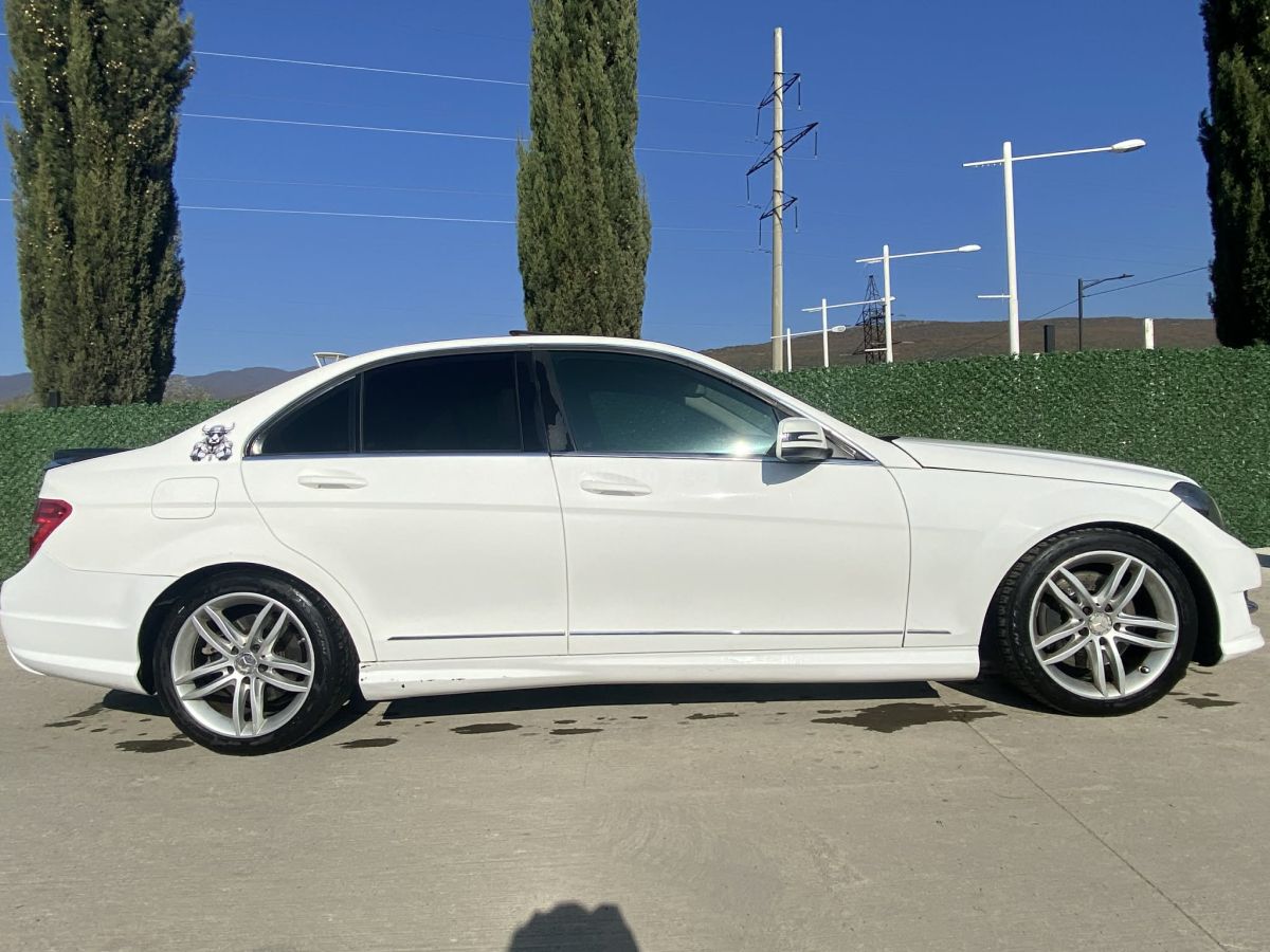 Mercedes-Benz C 300 2013 — photo 2