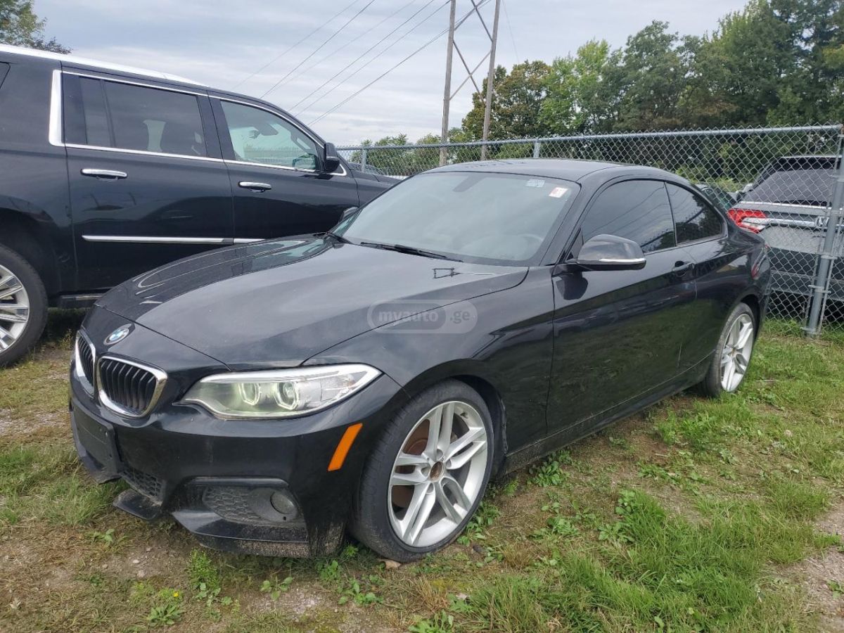 BMW 230i 2017 — photo 2