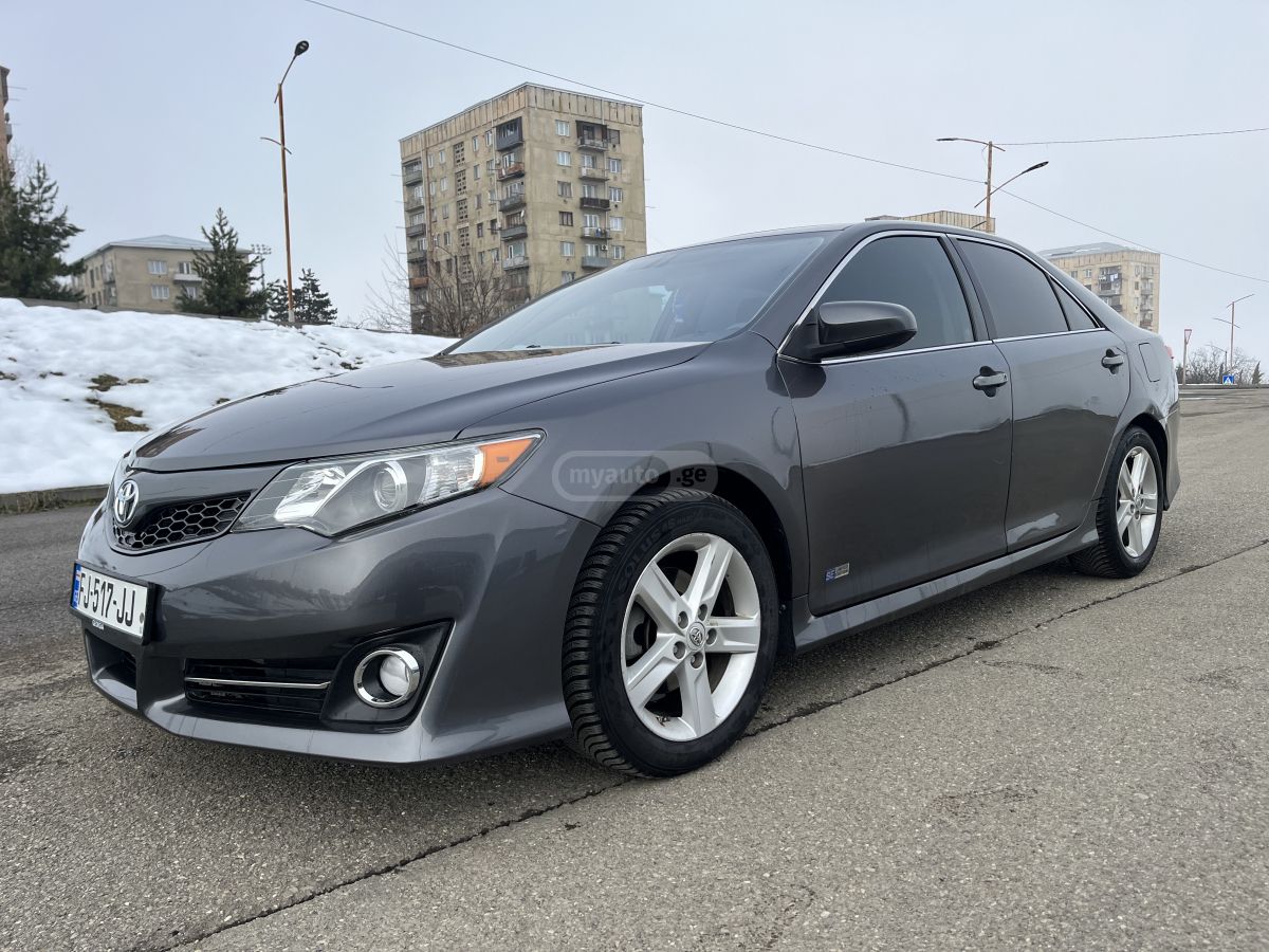 Toyota Camry 2014 — photo 2