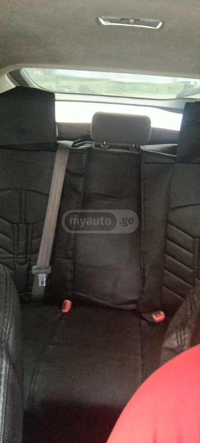 Toyota Prius 2013 — photo 2
