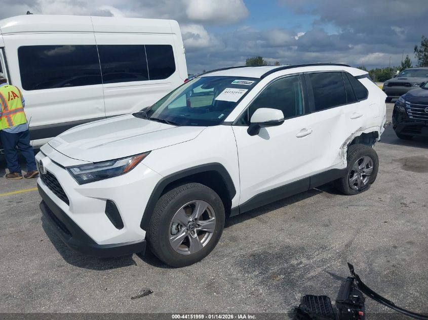 Toyota RAV4 2025 — photo 2
