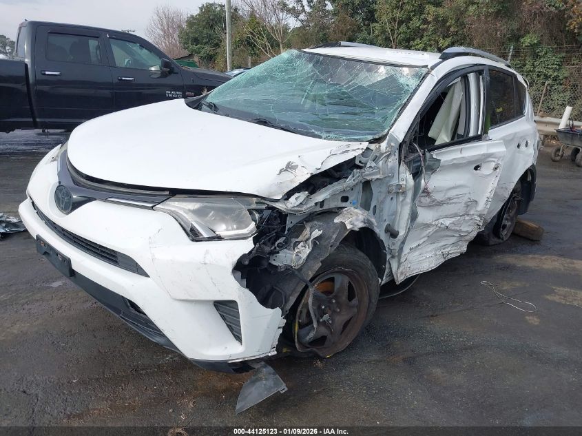 Toyota RAV4 2016 — photo 2