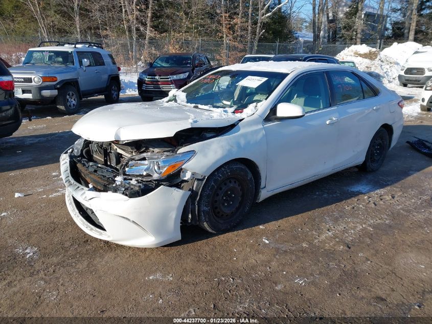 Toyota Camry 2015 — photo 2