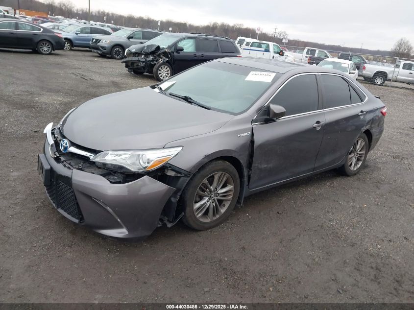 Toyota Camry 2015 — photo 2