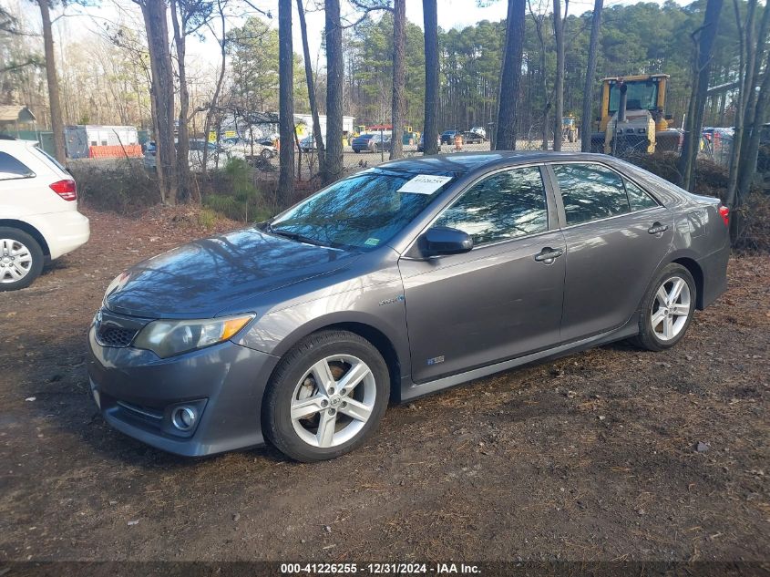 Toyota Camry 2014 — photo 2