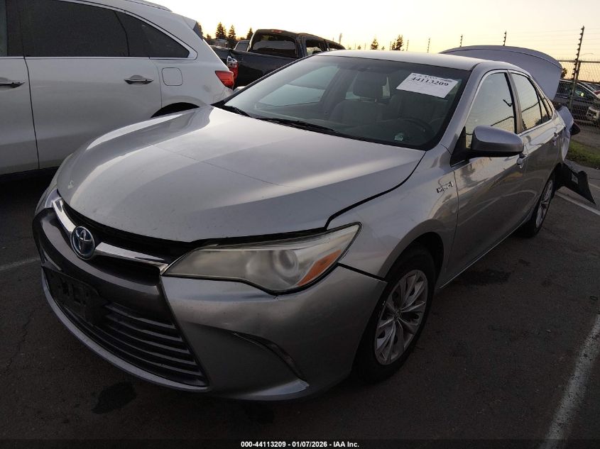 Toyota Camry 2016 — photo 2