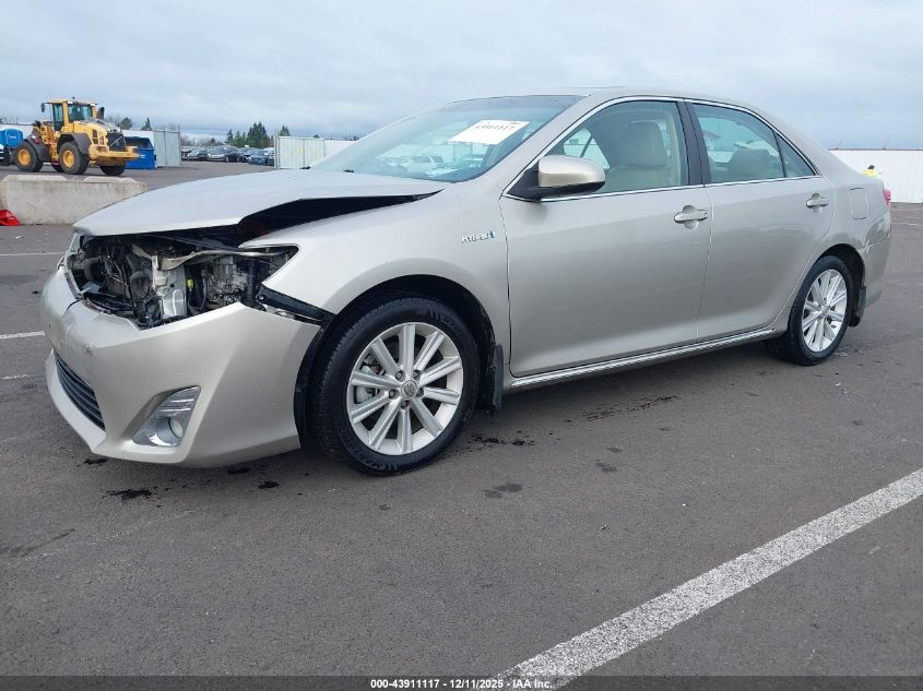 Toyota Camry 2014 — photo 2