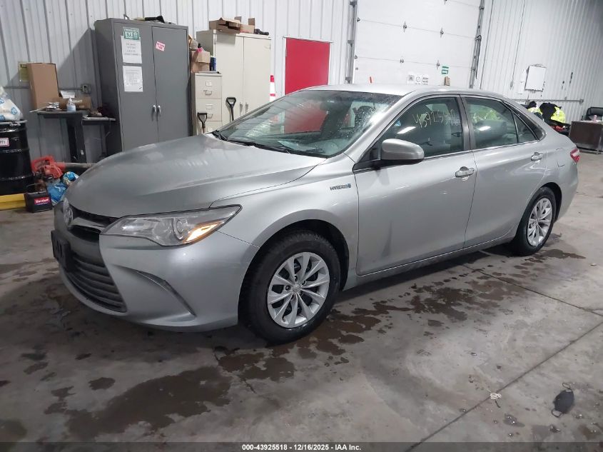 Toyota Camry 2016 — photo 2
