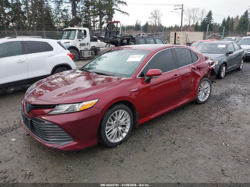 Toyota Camry 2019 — photo 2