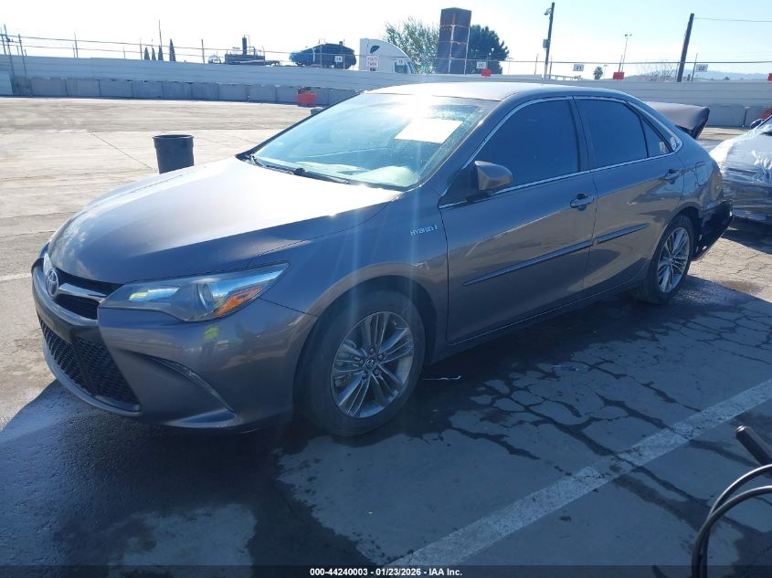 Toyota Camry 2017 — photo 2