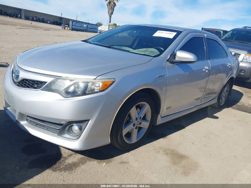 Toyota Camry 2014 — photo 2