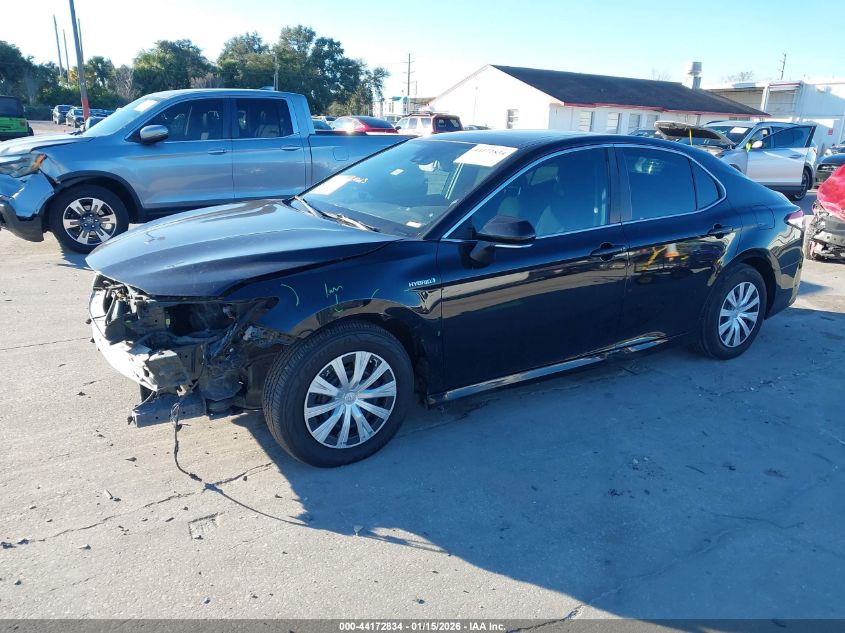 Toyota Camry 2019 — photo 2