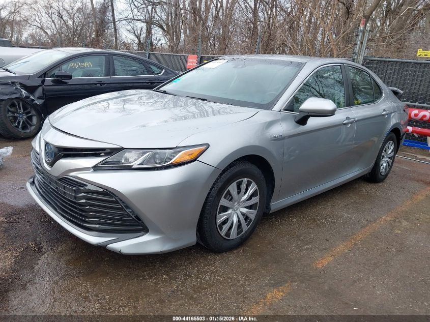 Toyota Camry 2018 — photo 2