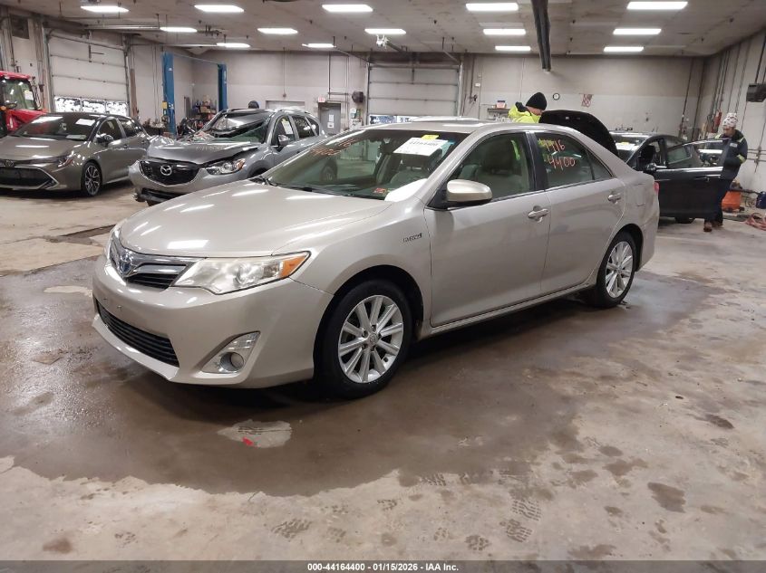 Toyota Camry 2014 — photo 2