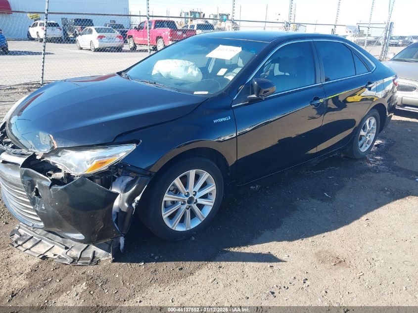 Toyota Camry 2017 — photo 2