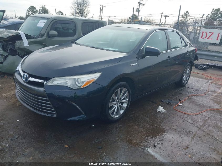 Toyota Camry 2015 — photo 2