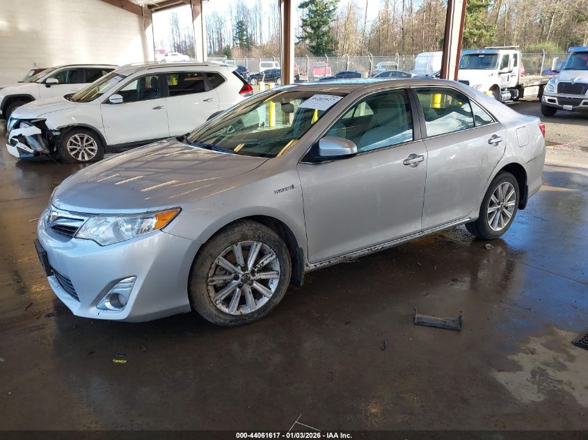 Toyota Camry 2014 — photo 2