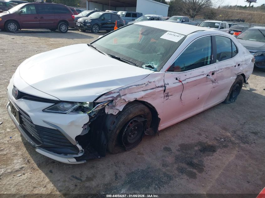 Toyota Camry 2024 — photo 2