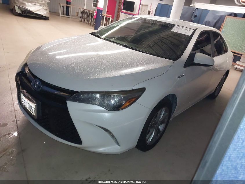Toyota Camry 2017 — photo 2
