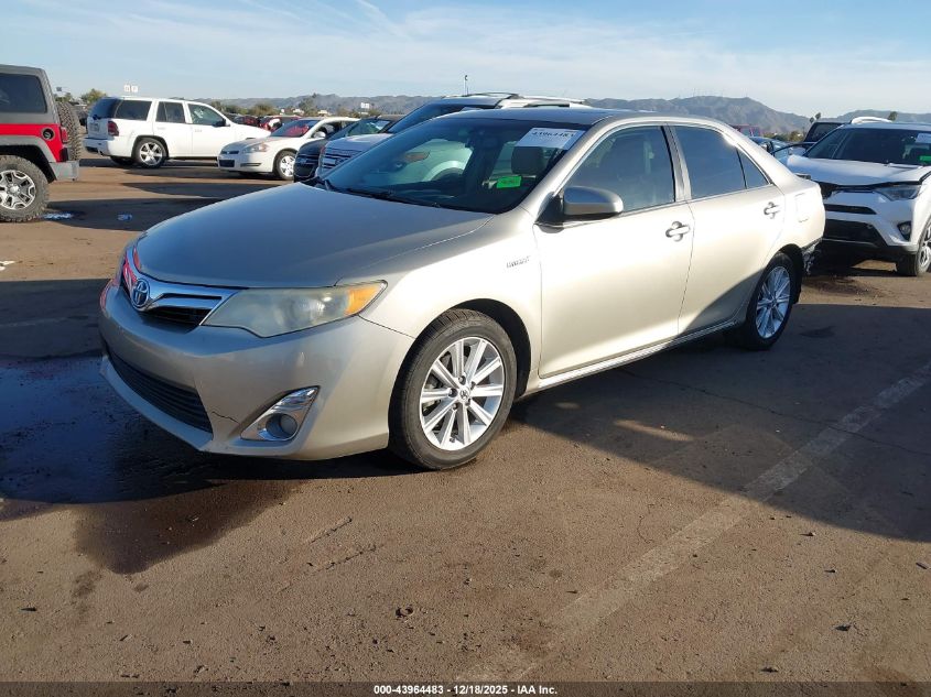 Toyota Camry 2014 — photo 2