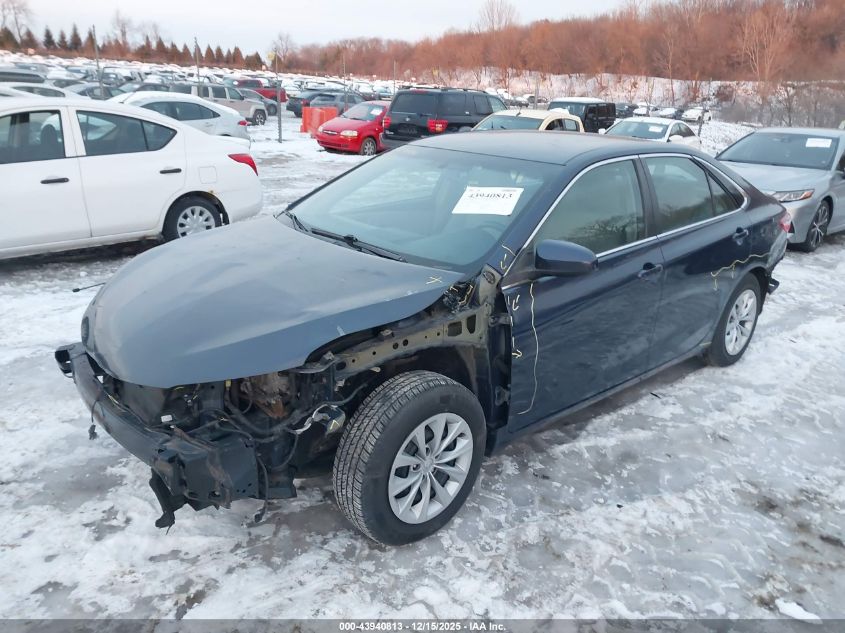 Toyota Camry 2015 — photo 2