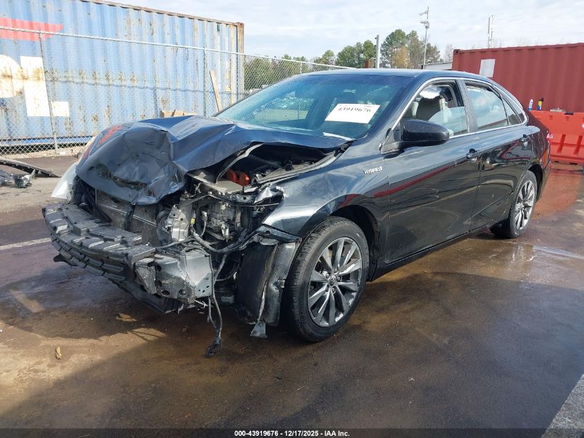 Toyota Camry 2015 — photo 2