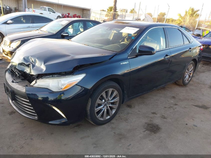Toyota Camry 2017 — photo 2
