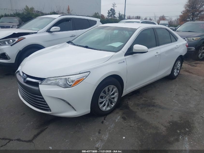 Toyota Camry 2016 — photo 2