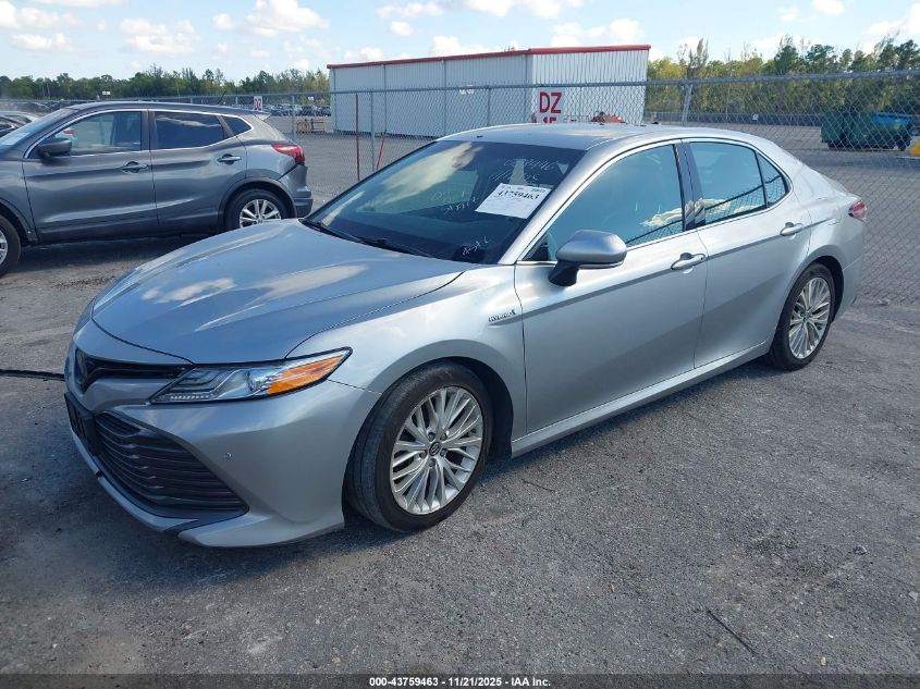 Toyota Camry 2018 — photo 2