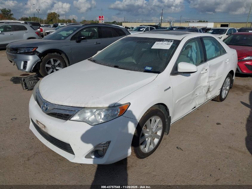 Toyota Camry 2014 — photo 2