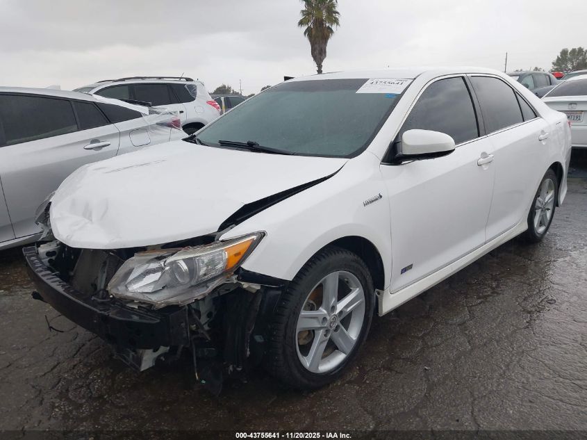 Toyota Camry 2014 — photo 2
